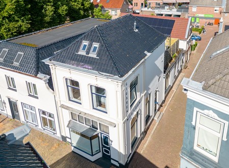 ZWARTSLUIS, Stationsweg 30